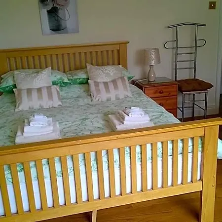 The Townhouse 2*