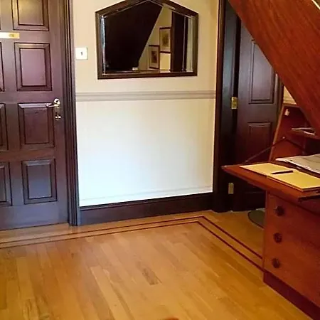 The Townhouse 2*